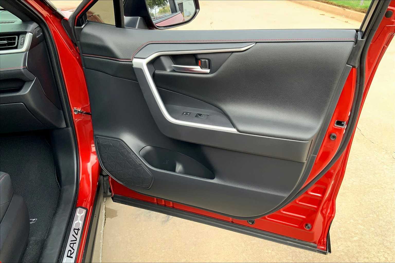 2025 Toyota RAV4 Hybrid XSE photo 49