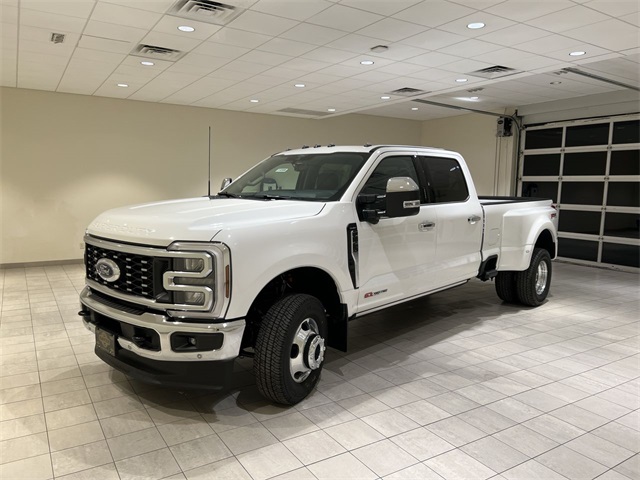 2026 Ford F-350 Super Duty Lariat's photo