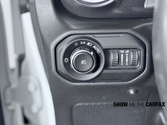 2022 Jeep Wrangler Unlimited Sahara photo 32