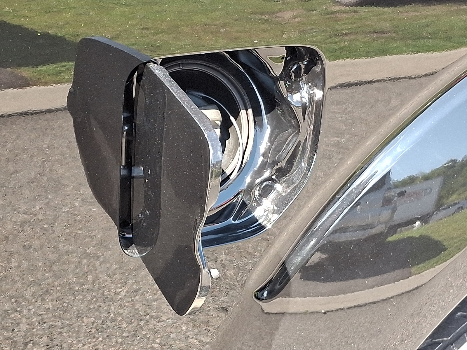 2012 Nissan Frontier SV photo 28