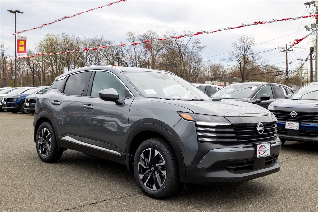 2025 Nissan Kicks SV photo 3