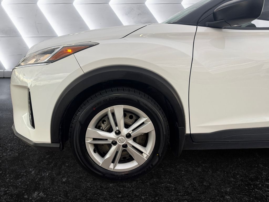 2023 Nissan Kicks S photo 23