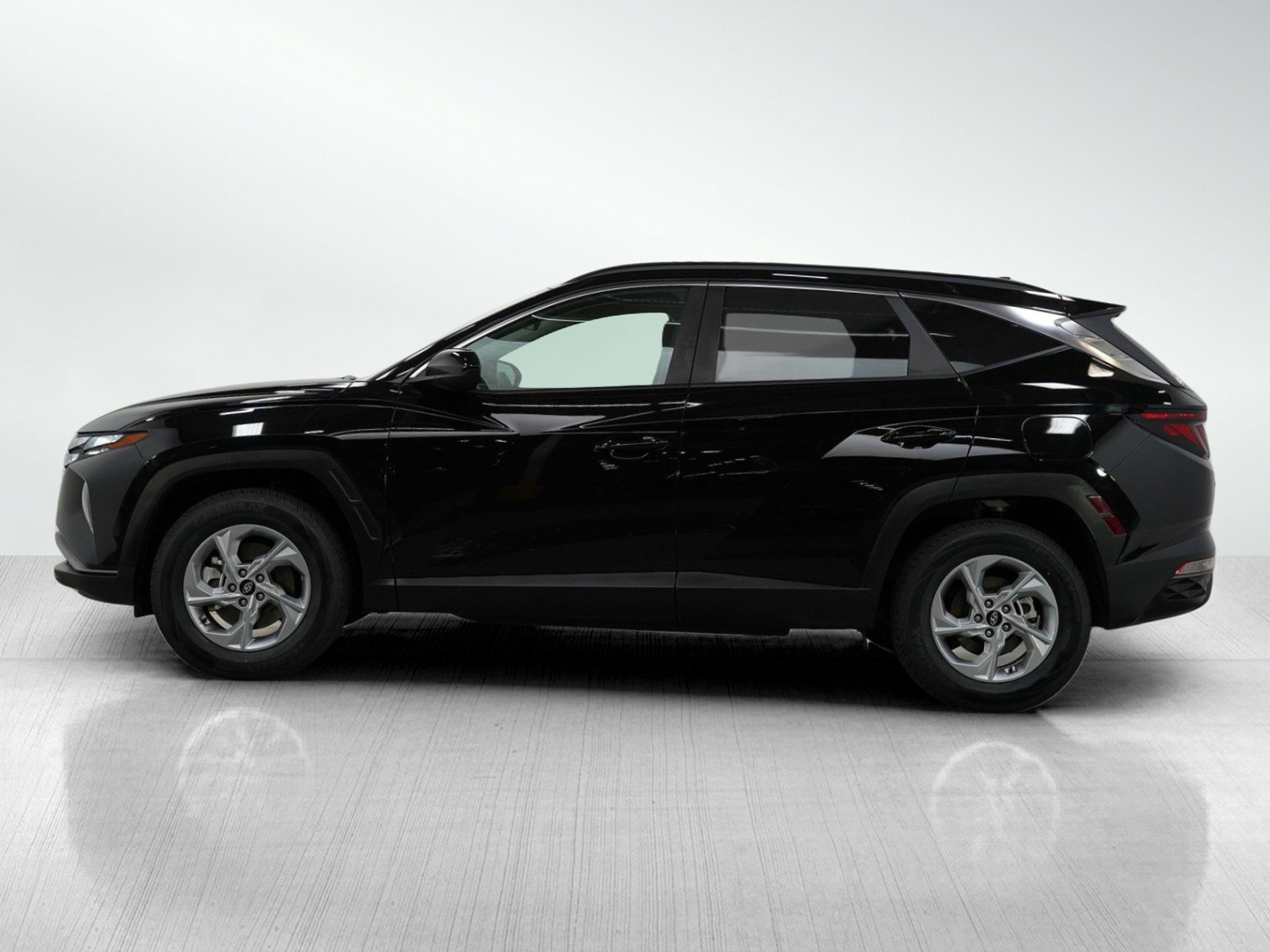 Used 2024 Hyundai Tucson SEL with VIN 5NMJBCDE4RH388823 for sale in Wayzata, Minnesota