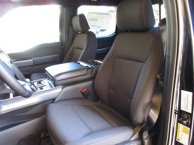 2025 Ford F-150 XLT photo 11