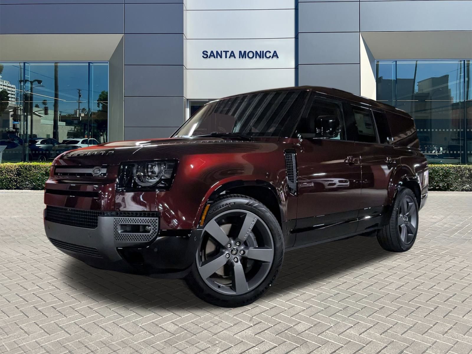 2025 Land Rover Defender Outbound's photo