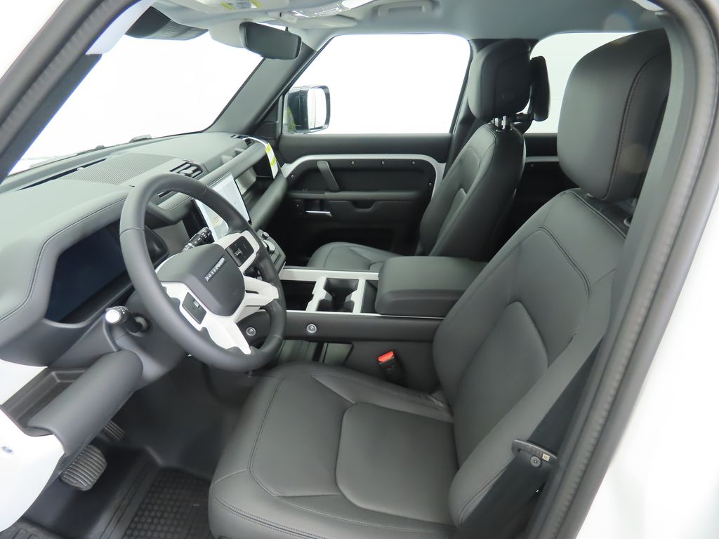 2025 Land Rover Defender 110 S photo 20