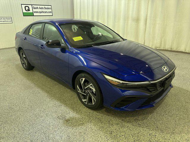 2025 Hyundai Elantra SEL Sport photo 3