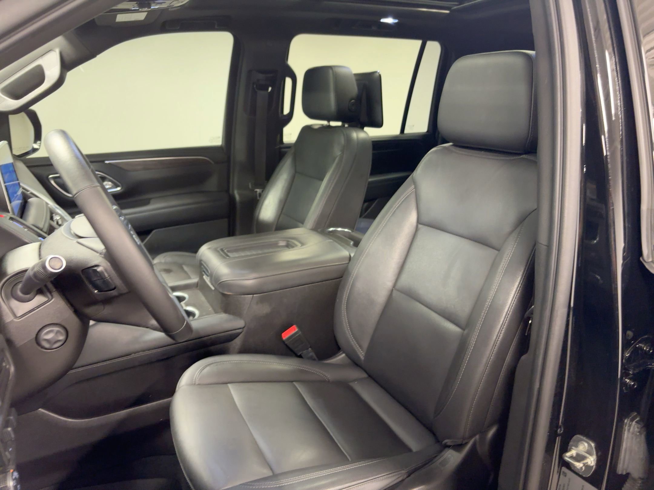 2021 Chevrolet Suburban Z71 photo 3