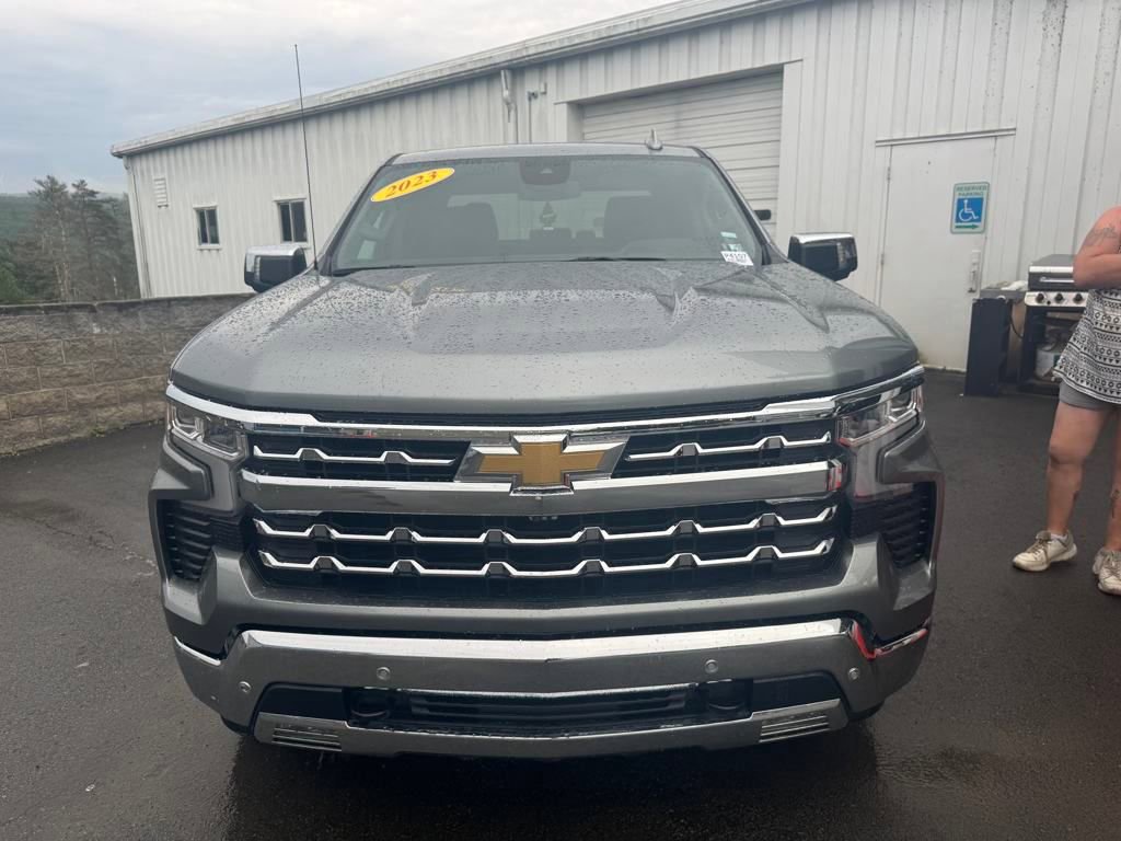 2023 Chevrolet Silverado 1500 LTZ photo 8
