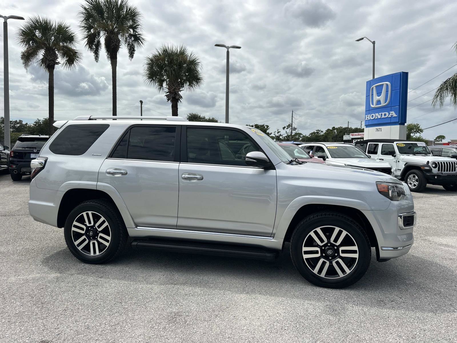 2024 Toyota 4Runner Limited photo 2