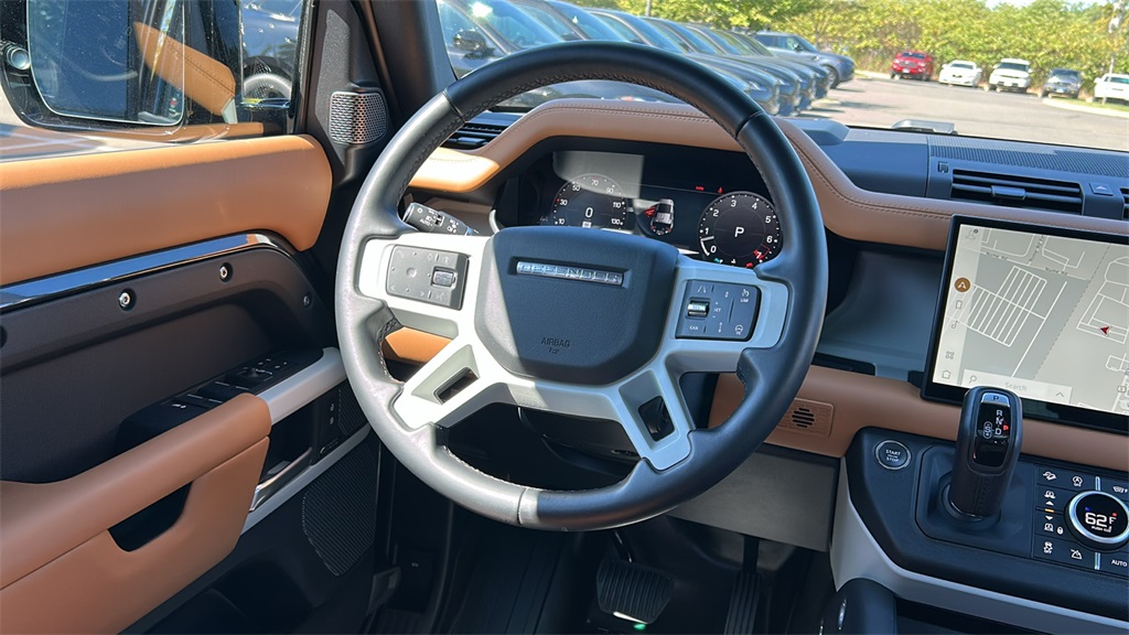 2024 Land Rover Defender 110 X-Dynamic SE photo 25
