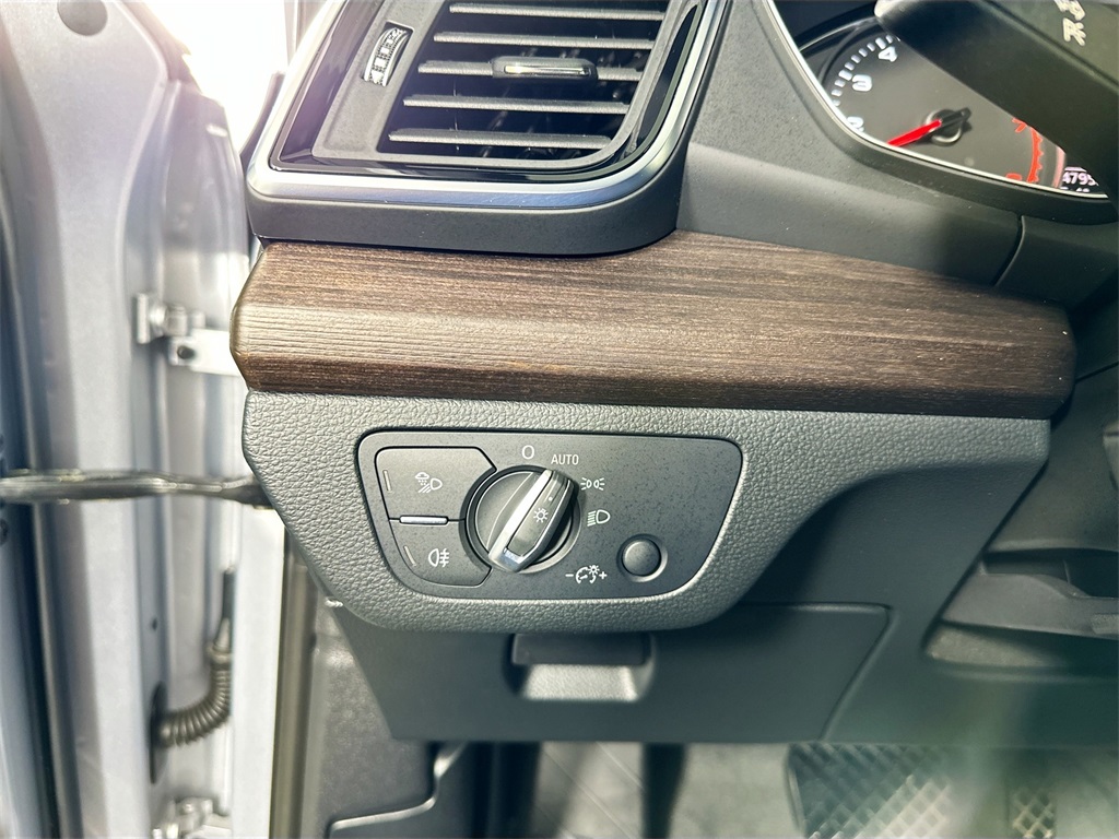 2022 Audi Q5 45 S line Premium photo 10