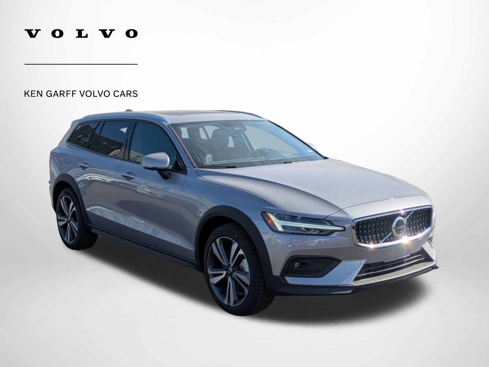 2026 Volvo V60 Cross Country Plus's photo
