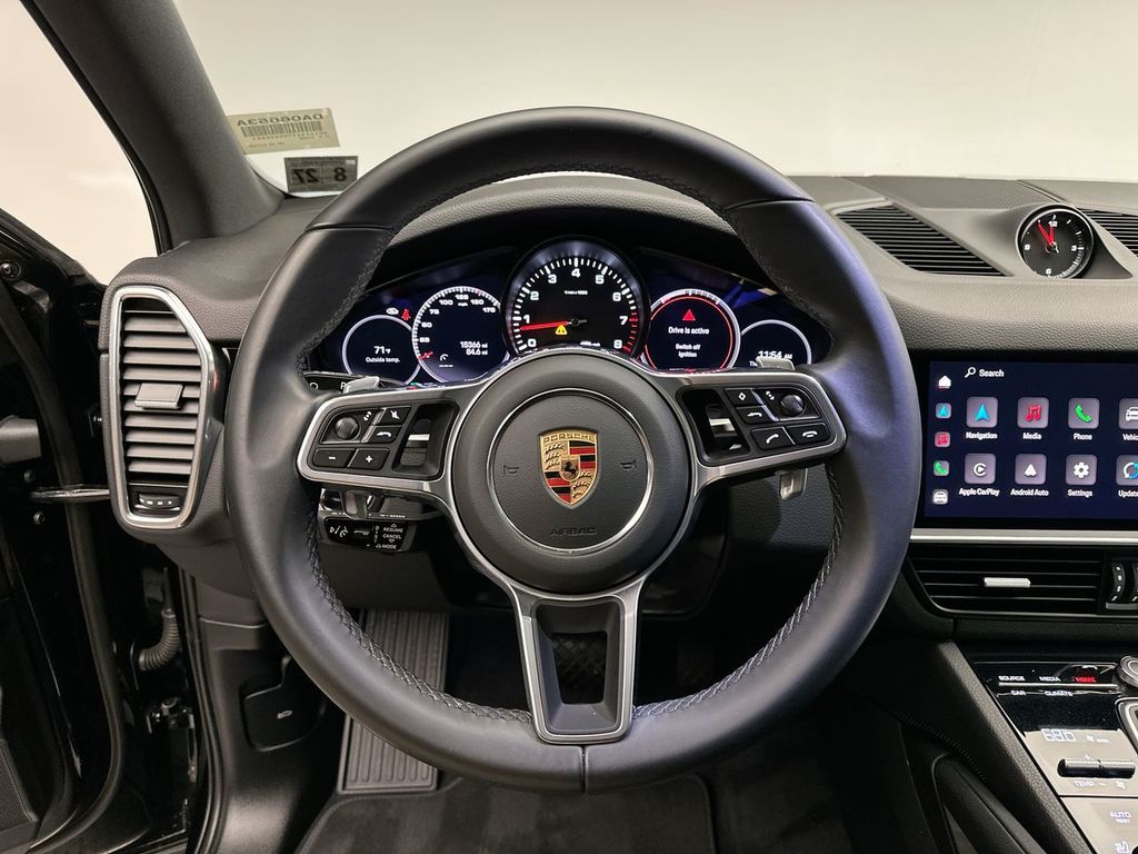 2022 Porsche Cayenne Base photo 17