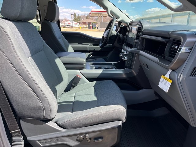 2025 Ford F-150 XLT photo 14