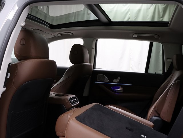 2026 Mercedes Benz GLS 450 4MATIC photo 14