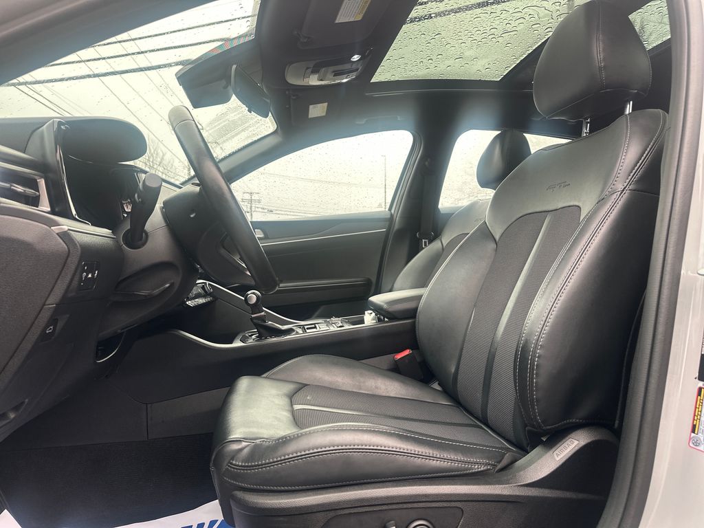 2023 Kia K5 GT-Line photo 3