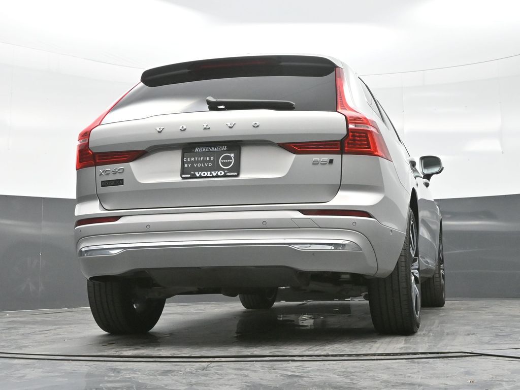 2023 Volvo XC60 B5 Plus photo 25