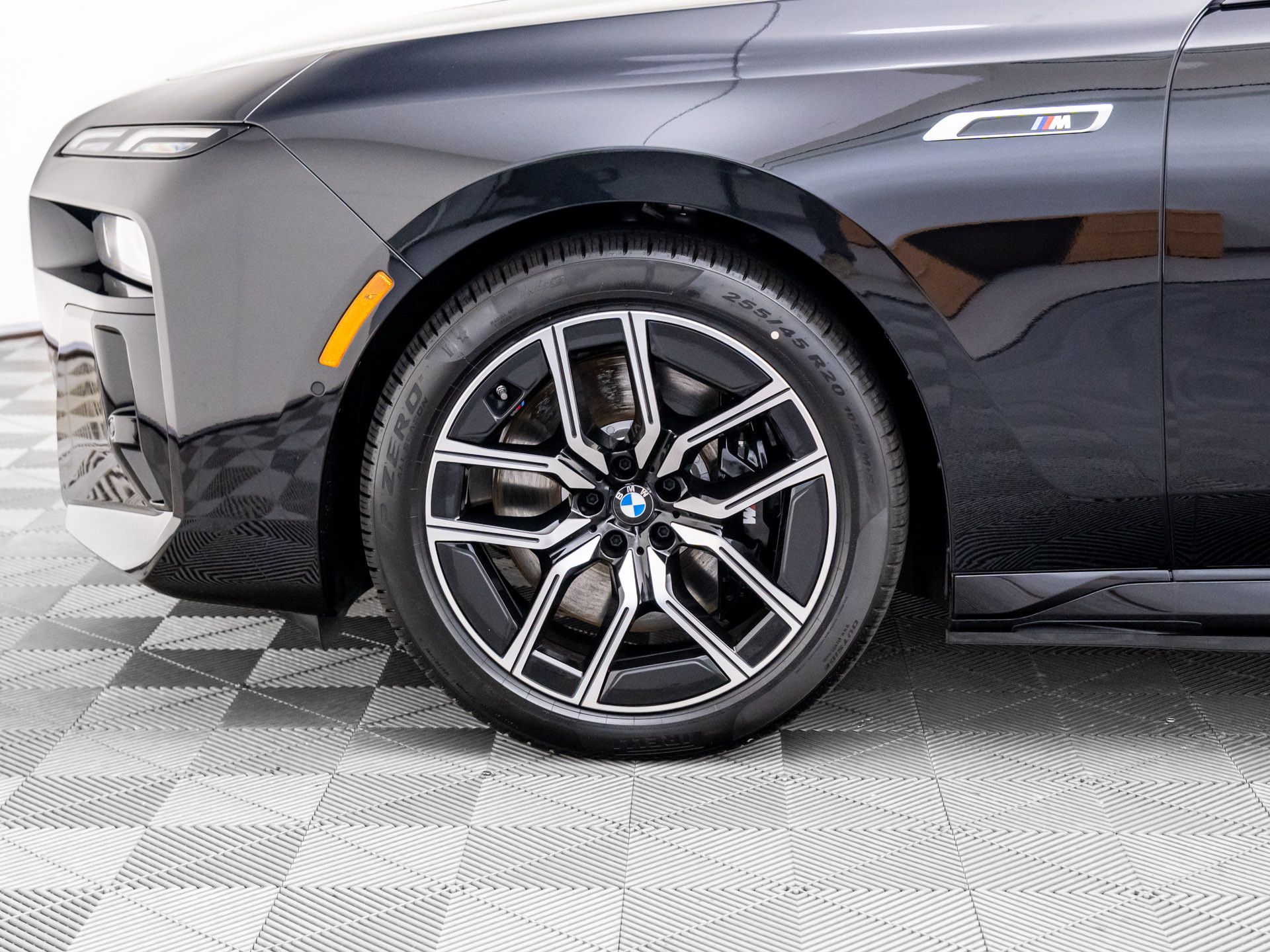 New 2025 Black Sapphire Metallic BMW M70 image 34