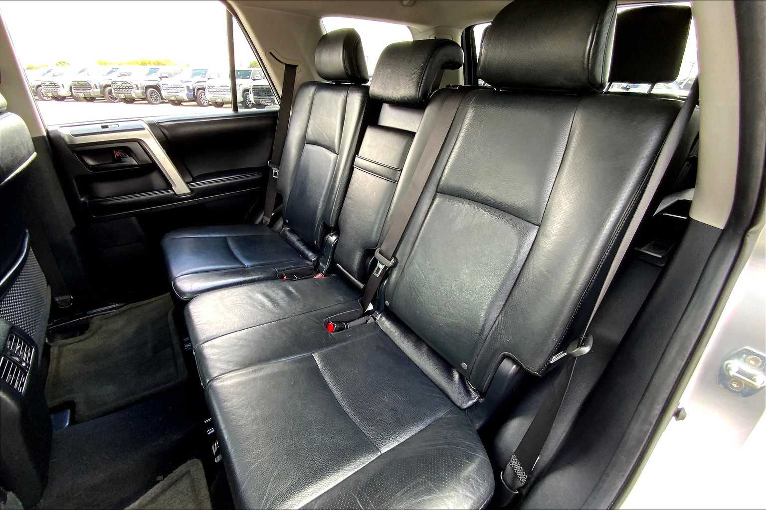2012 Toyota 4Runner SR5 photo 19