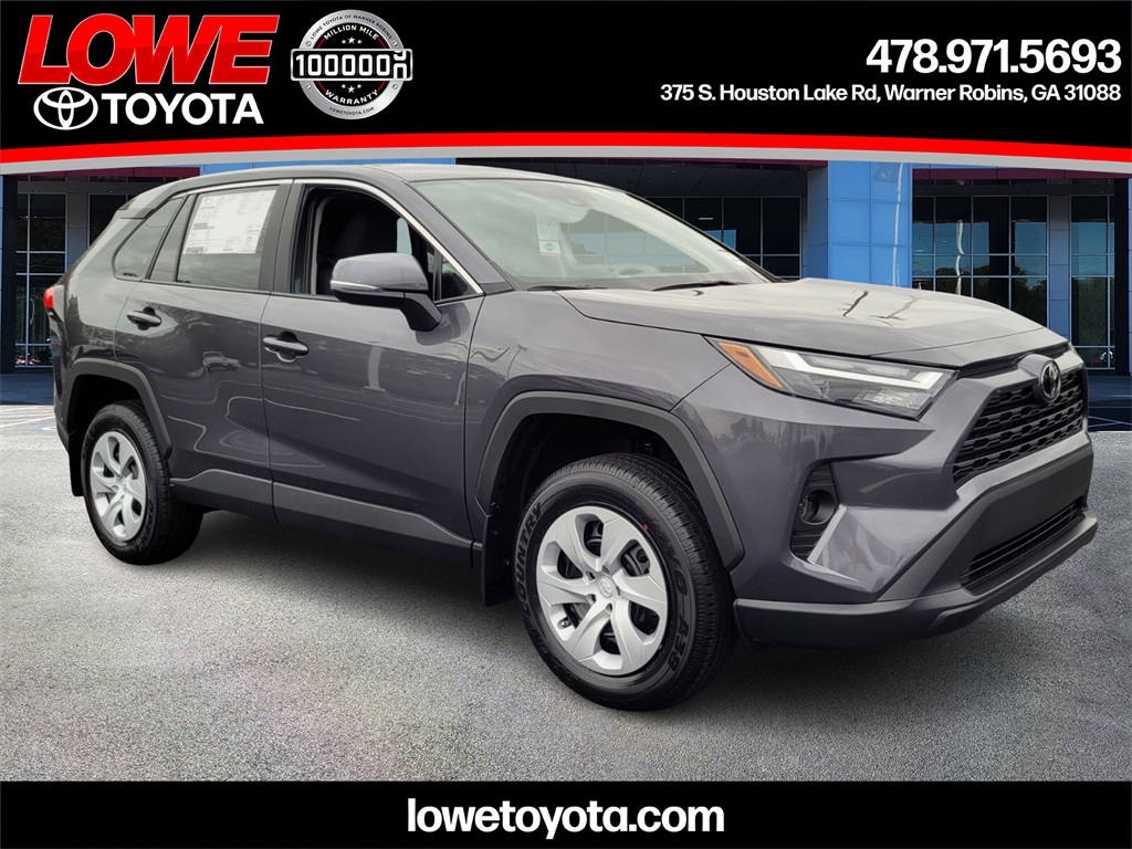 2025 Toyota RAV4 LE's photo