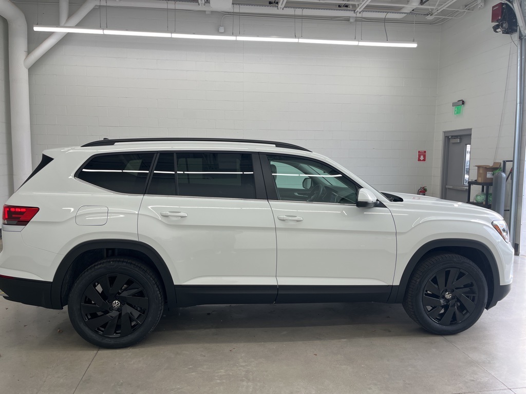 2025 Volkswagen Atlas SE Technology photo 7