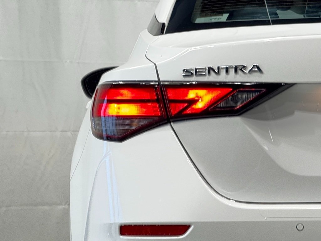 2025 Nissan Sentra SV photo 6