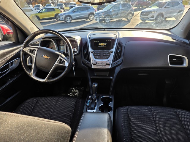 2017 Chevrolet Equinox LT photo 3