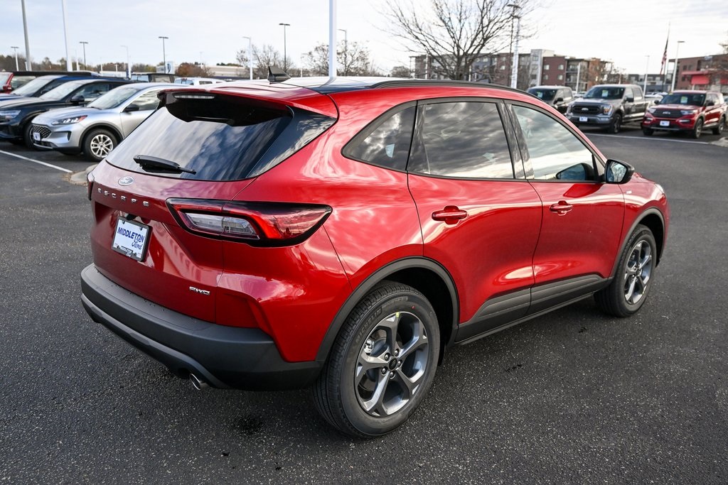 2026 Ford Escape ST-Line photo 4