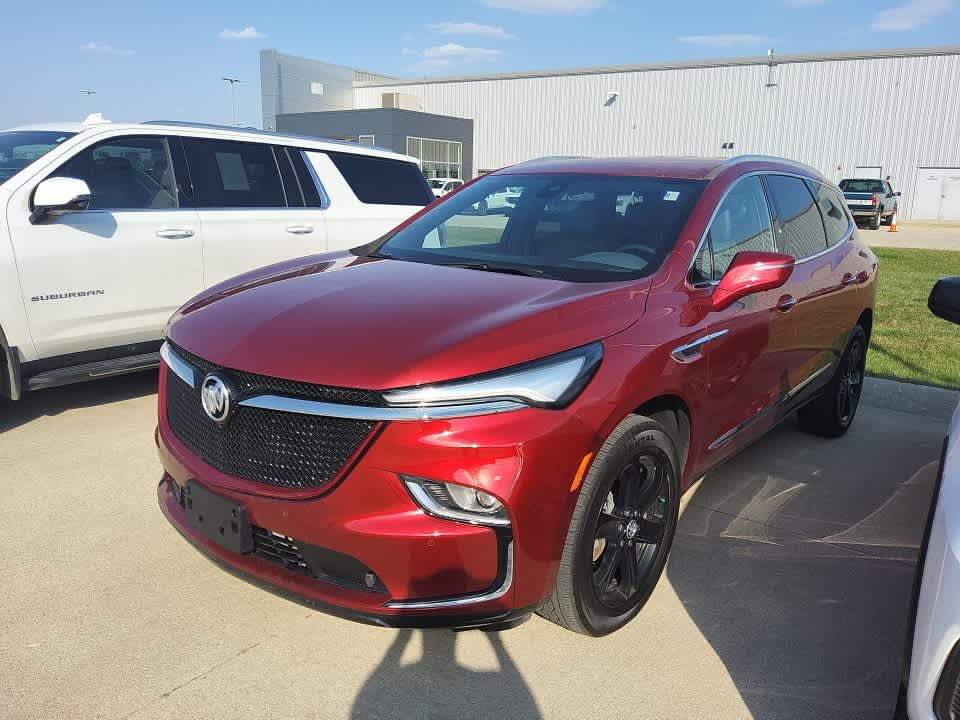 2024 Buick Enclave Essence photo 3