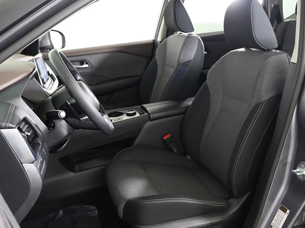 2022 Nissan Rogue SV photo 23
