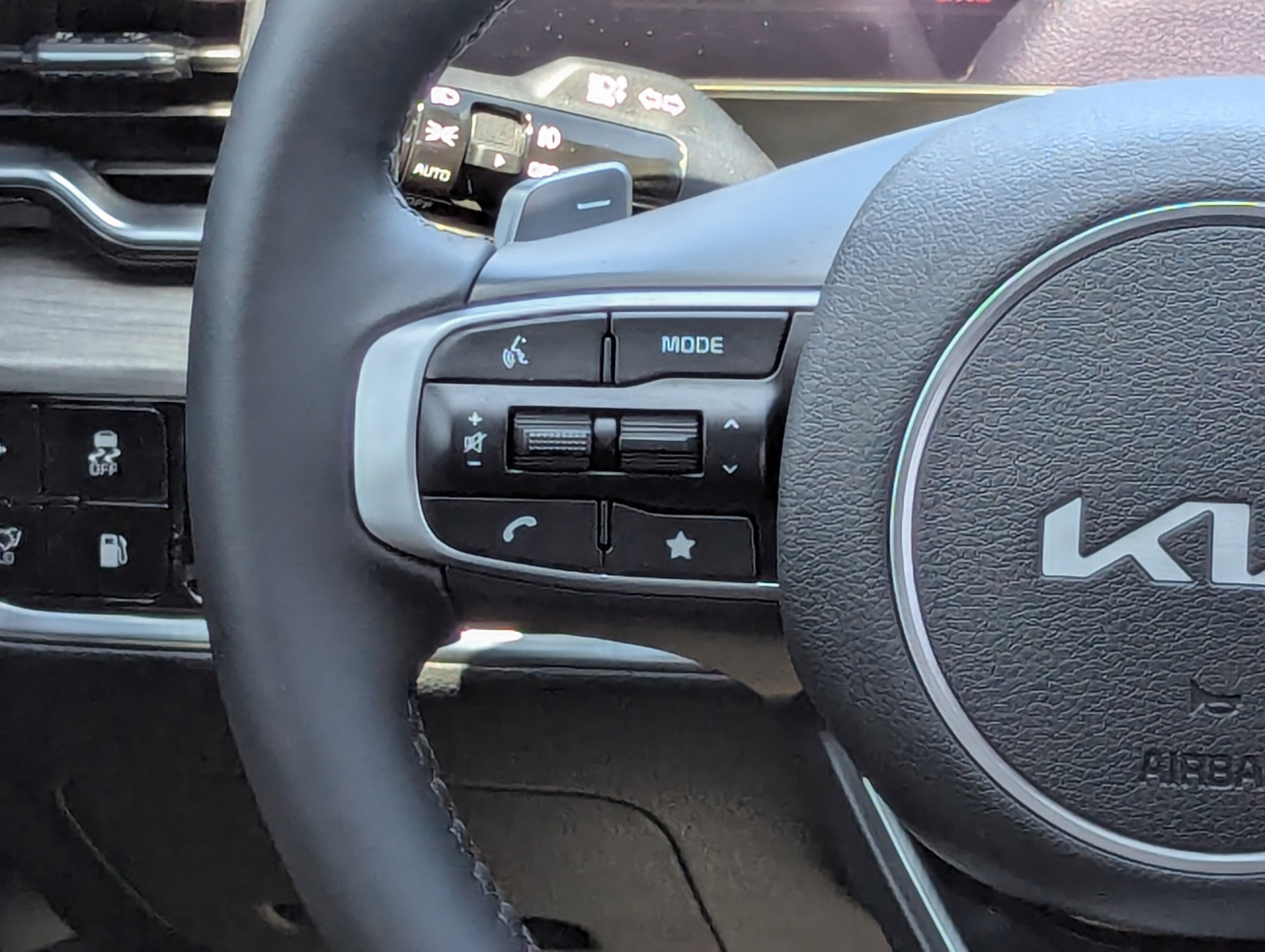 2025 Kia Sportage Plug-In Hybrid X-Line Prestige photo 3