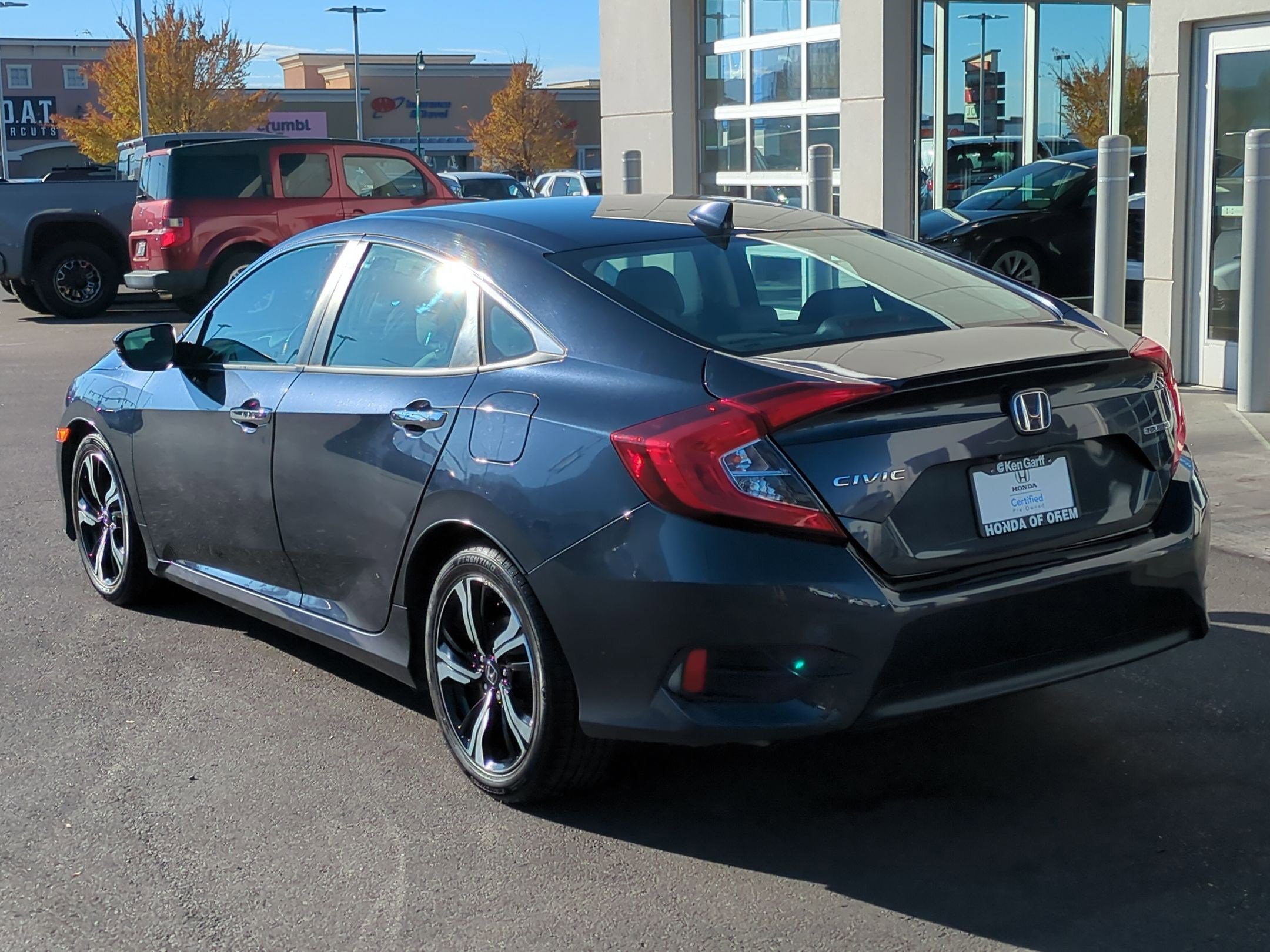 2017 Honda Civic Touring photo 4
