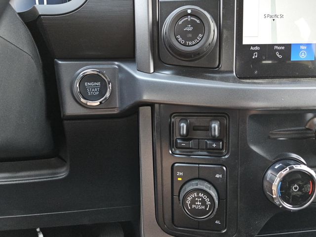 2025 Ford F-150 XLT photo 13