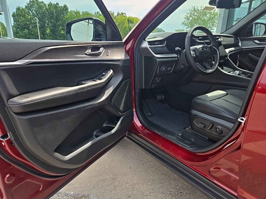 2025 Jeep Grand Cherokee Limited photo 26