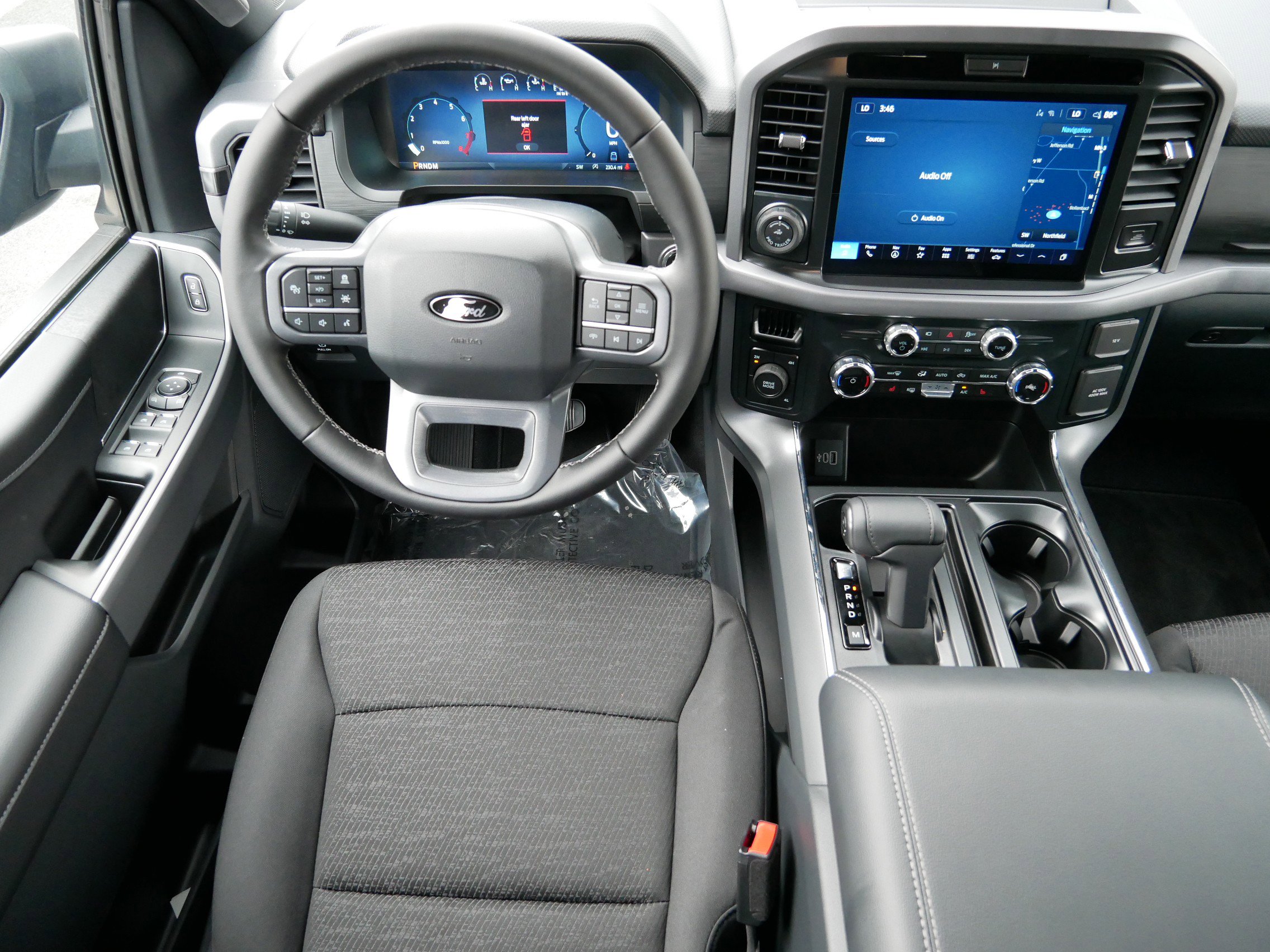 2025 Ford F-150 XLT photo 13