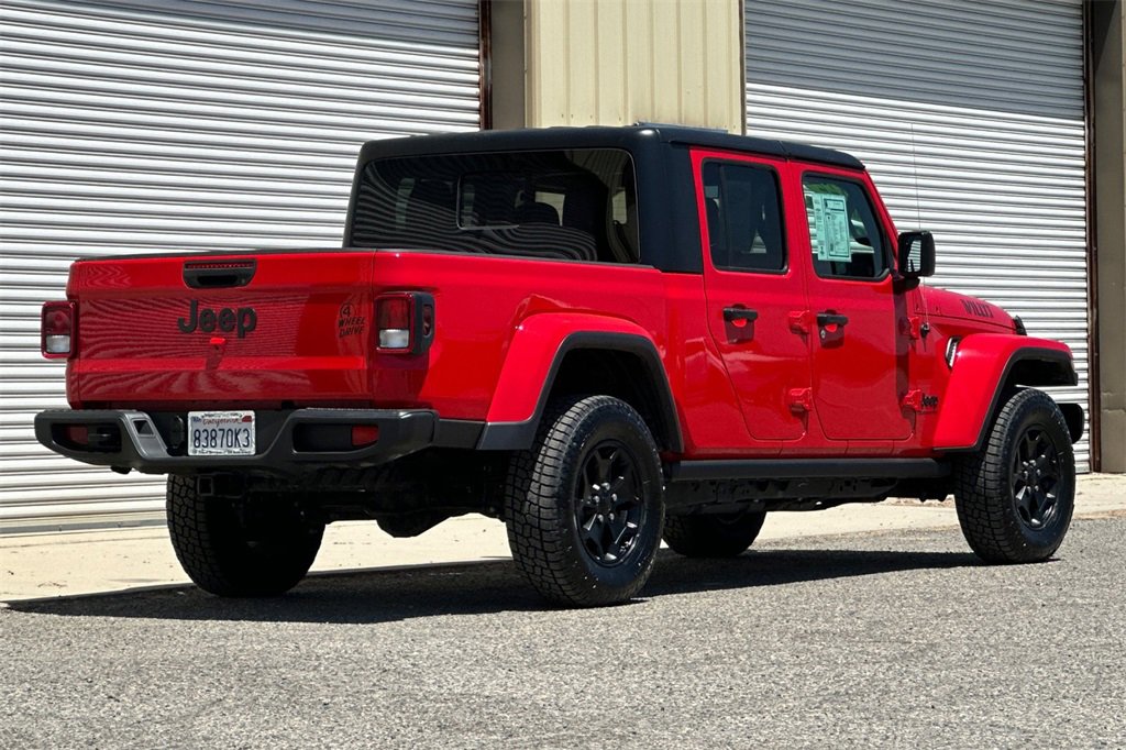 2022 Jeep Gladiator Willys Sport photo 6
