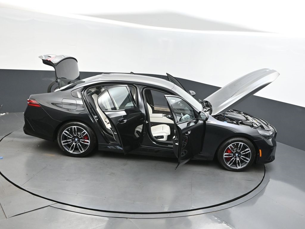 2026 Bmw 550e xDrive photo 46