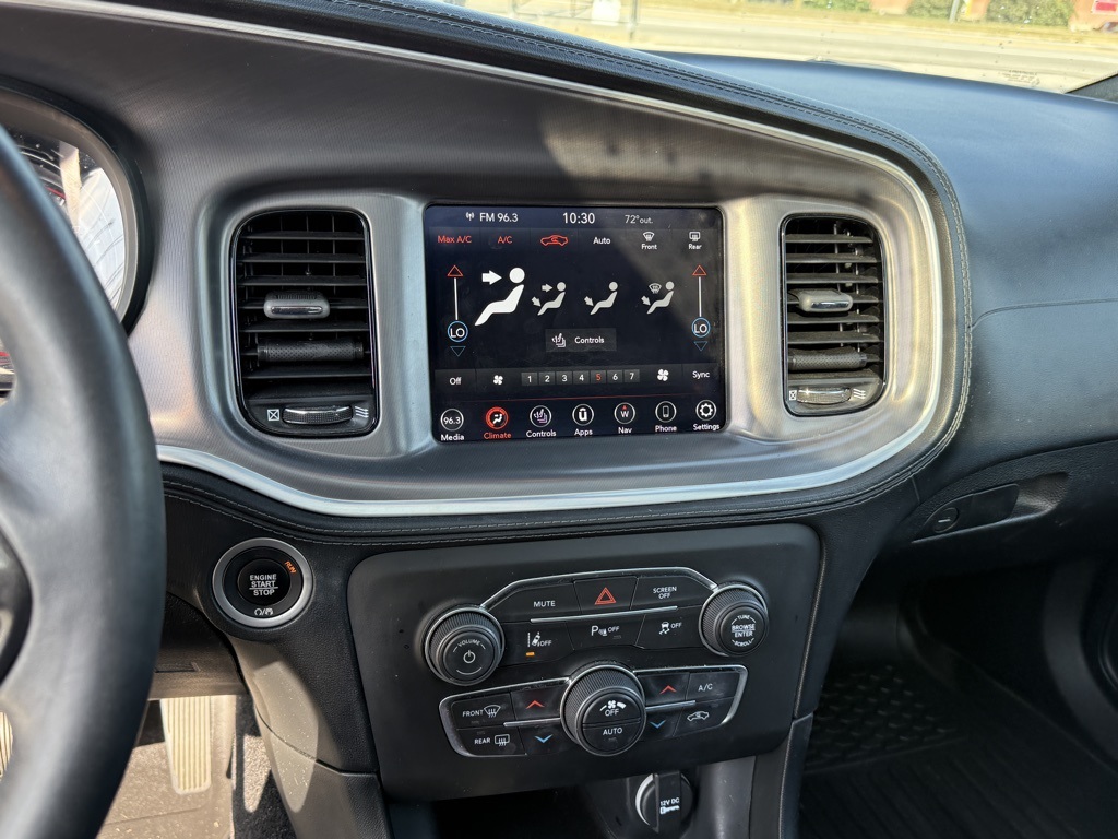 2020 Dodge Charger SXT photo 18