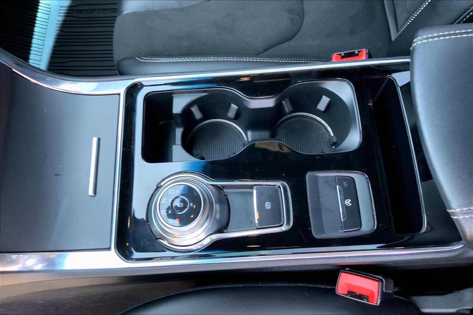 2020 Ford Edge ST photo 14