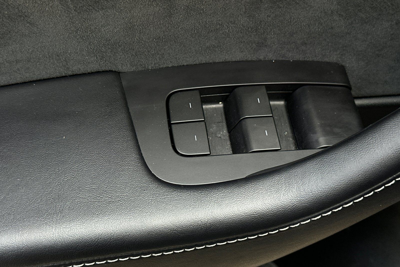 2022 Tesla Model Y Long Range photo 17