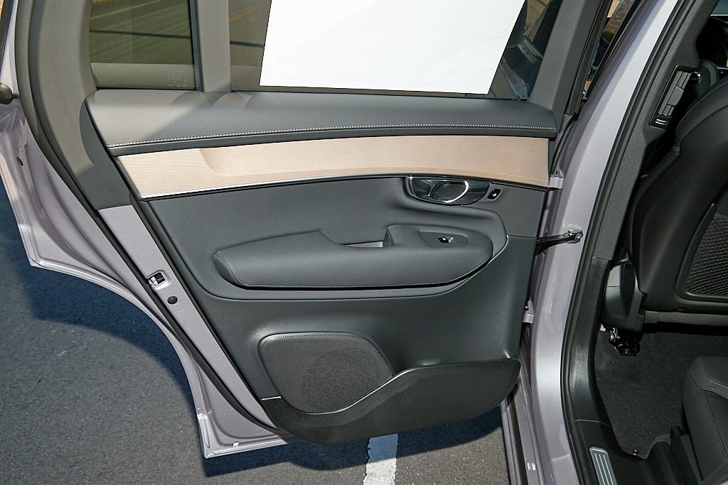 2026 VOLVO XC90 - Image 16