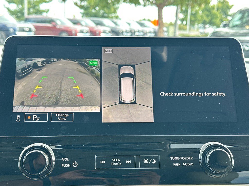 2022 Infiniti QX80 Luxe photo 25