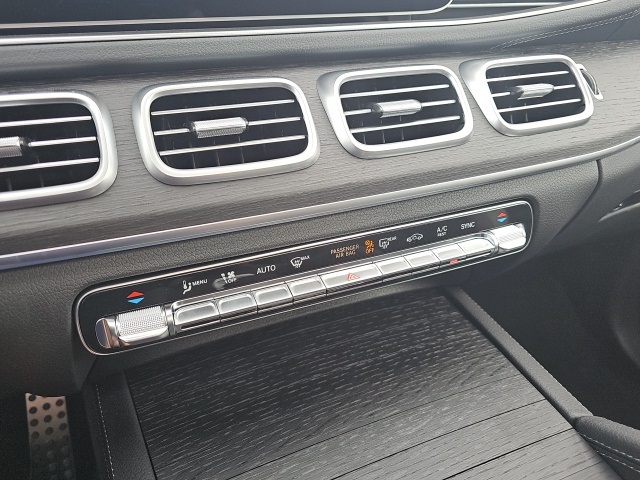 2026 Mercedes Benz GLS 450 4MATIC photo 19