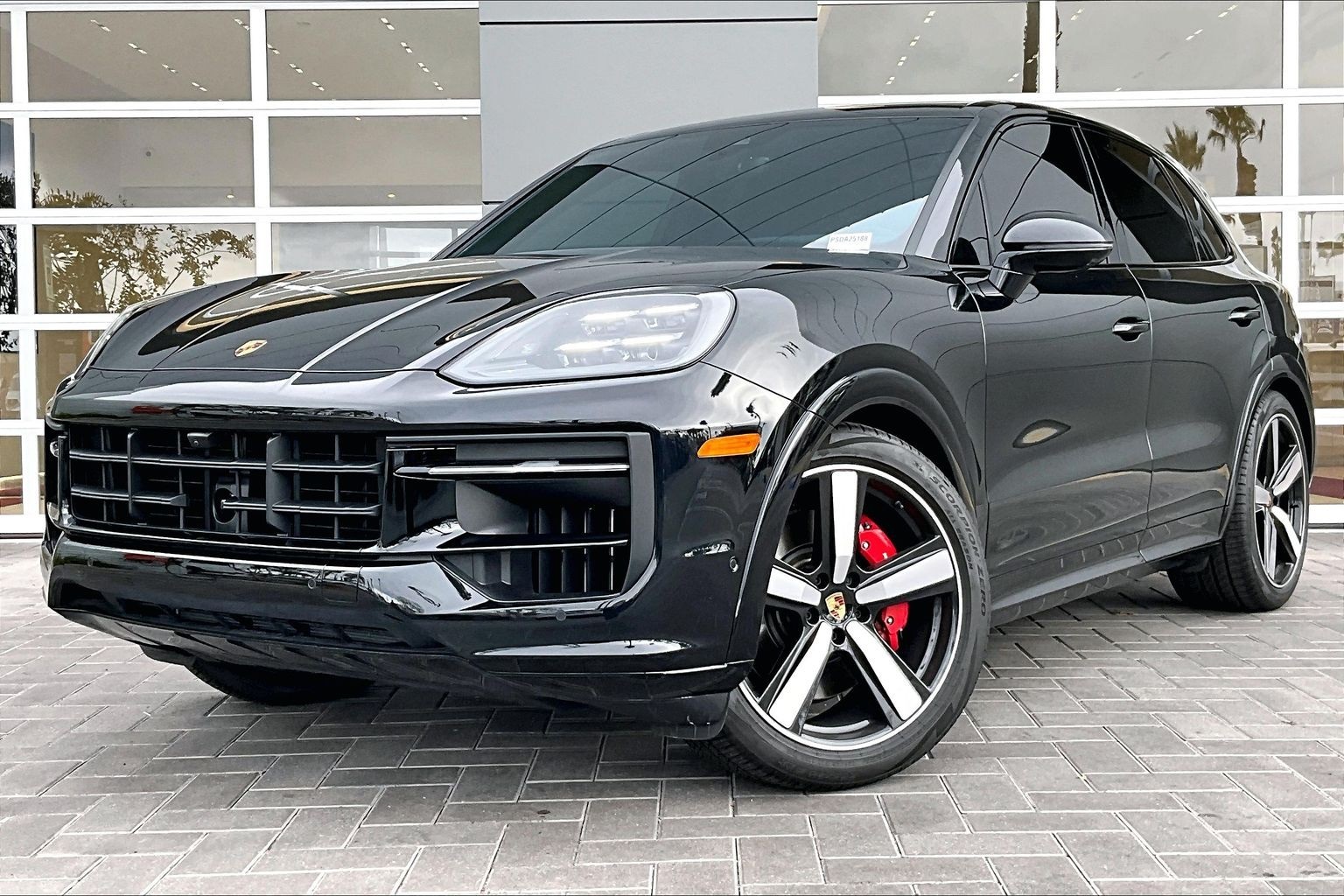 2025 Porsche Cayenne GTS's photo