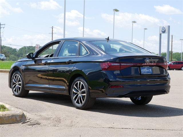 2025 Volkswagen Jetta 1.5T SE photo 3