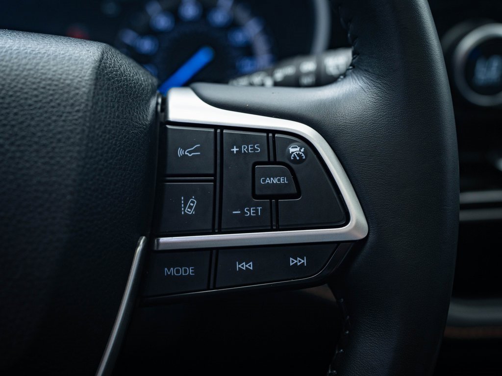 2022 Toyota Highlander Hybrid Bronze Edition photo 25