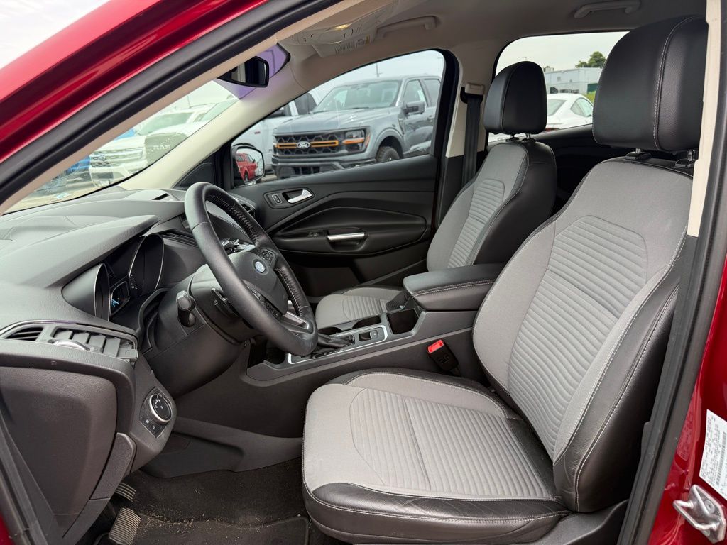 2017 Ford Escape Titanium photo 4