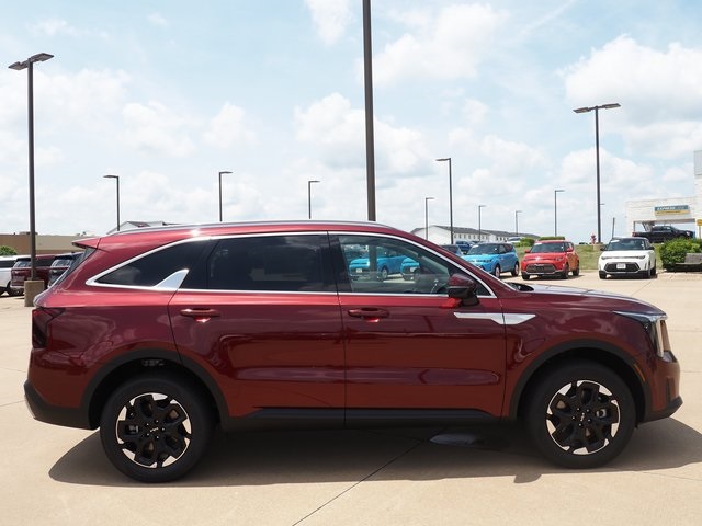 2025 Kia Sorento S photo 3