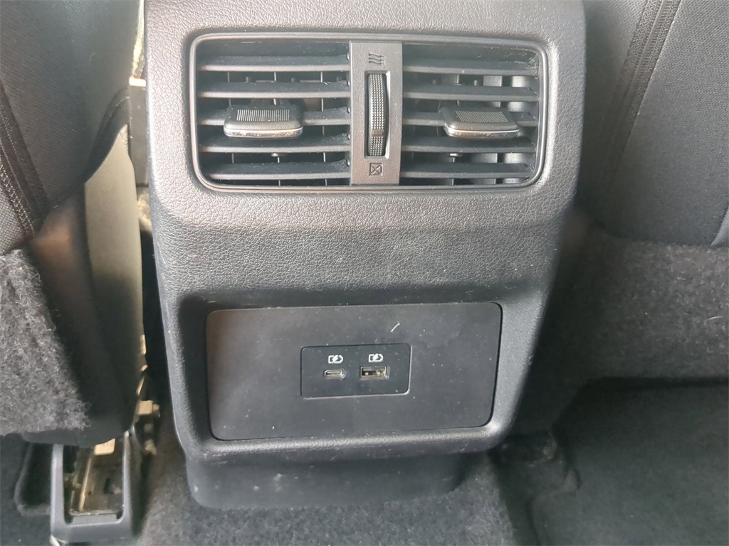 2021 Nissan Rogue SV photo 16